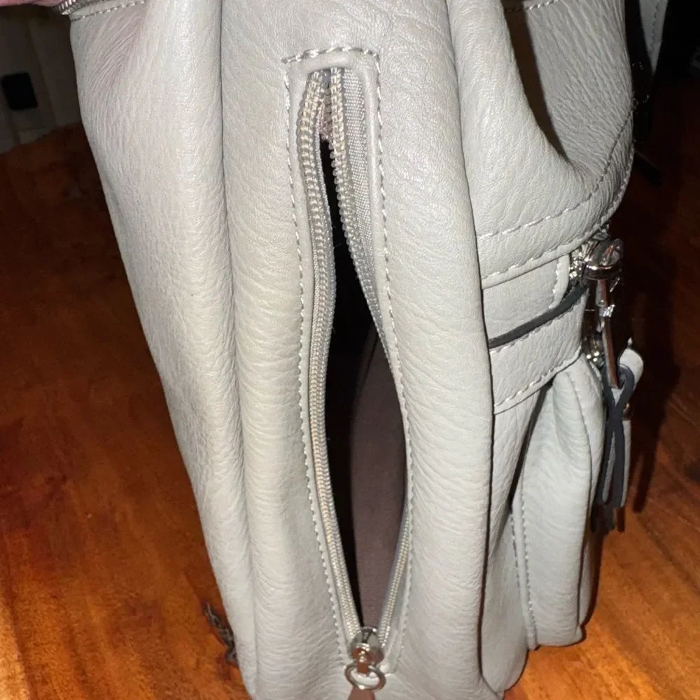 Jessie & James Conceal and Carry Hobo Handbag with locking zipper-key NWOT